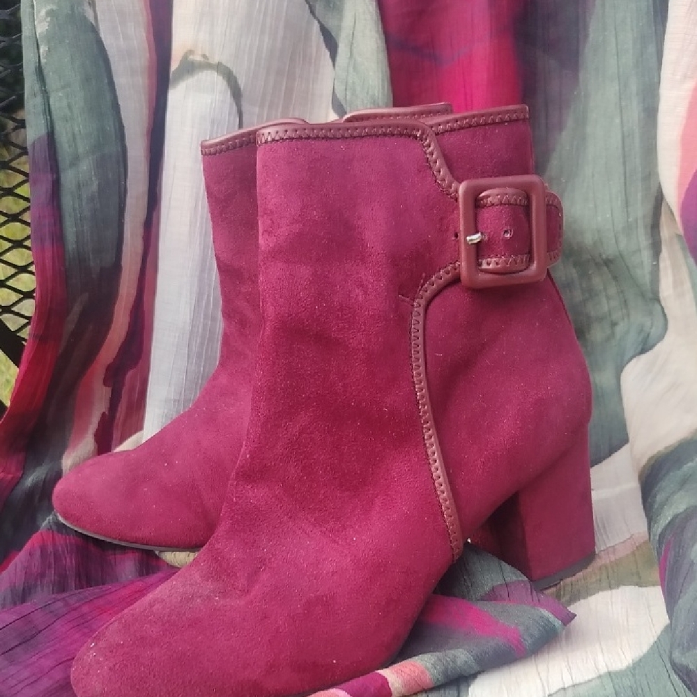 White Mountain Merlot Colored Suede Ankle Boots 8.5